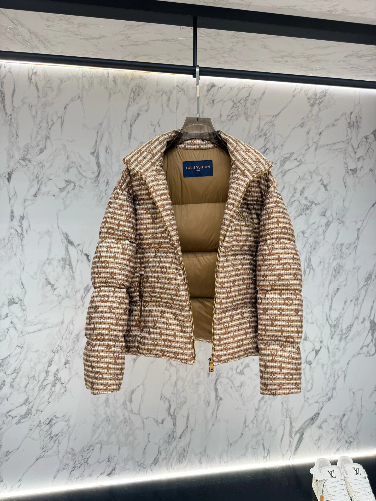 wg.luxury-- 8V Down jacket item: E-F443J1838H